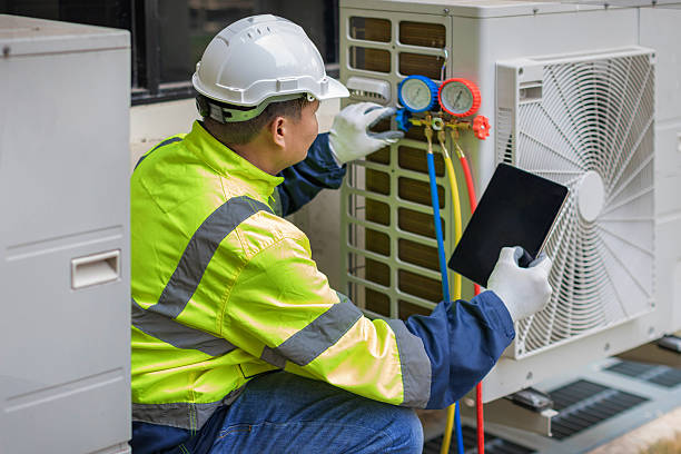 Professional Hvac technician working in Virginia, VA